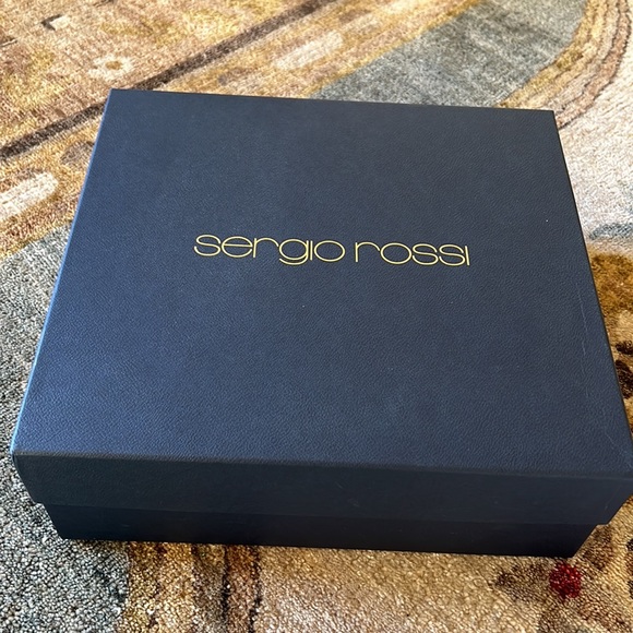 Studded sandal heals - Picture 2 of 11